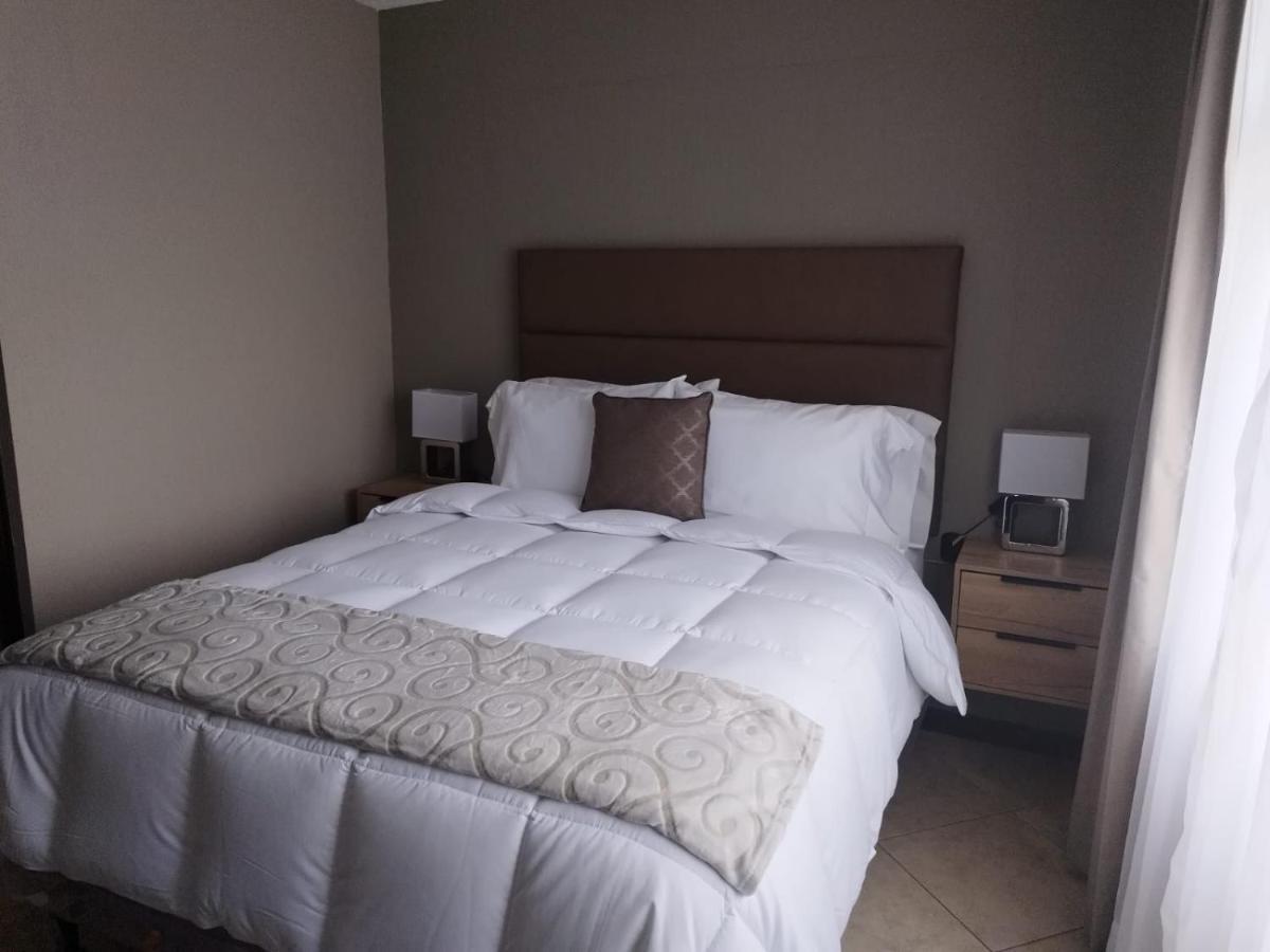 L'Aurora Inn Hostal Guatemala City Exterior photo